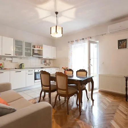 Feel Apartman Šibenik
